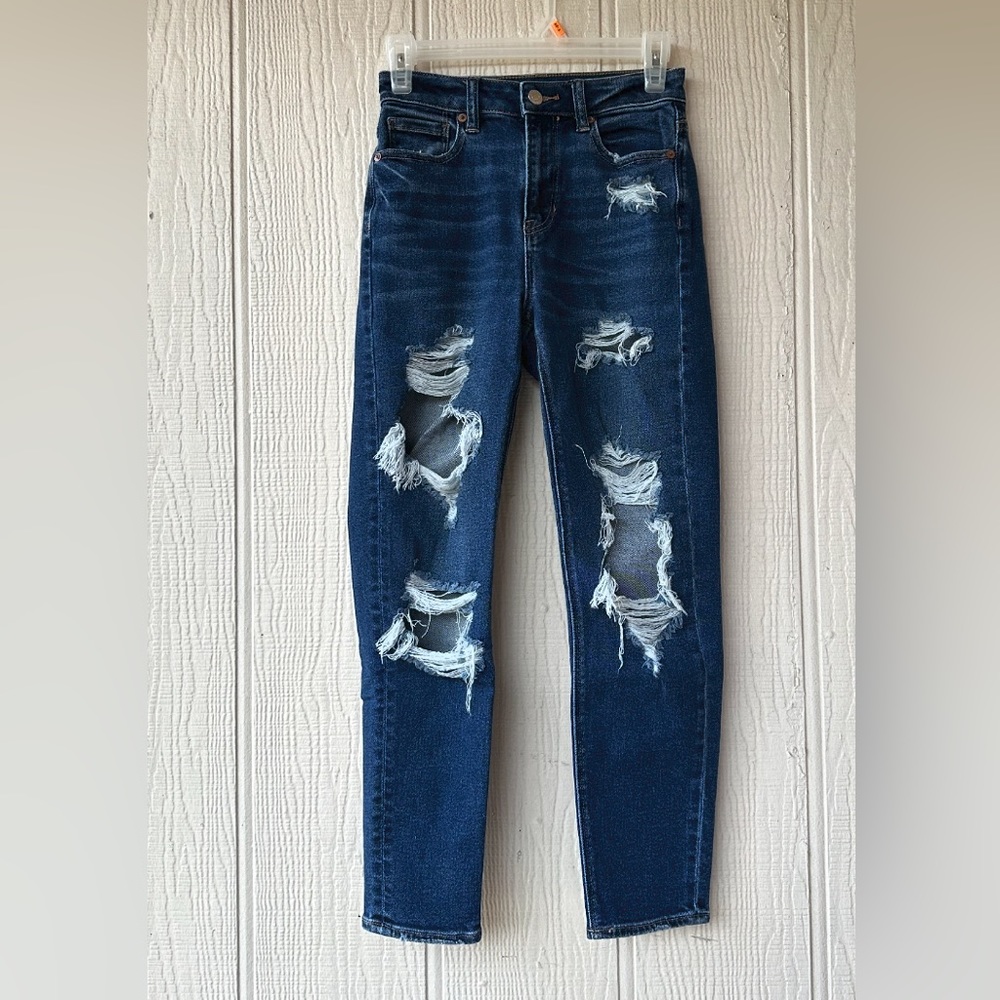American Eagle  Mom Jean